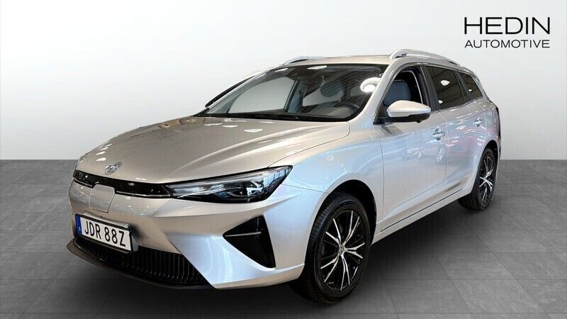 Grå (silver) Begagnad 2022 MG MG5 EV Kombi | 289 900 kr (Dyr) - Bild 1/4