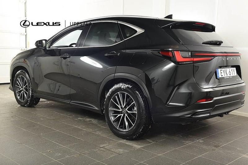 Begagnad Lexus NX450h+ Business Edition 313 HK (230 kW) 2024 Svart SUV
