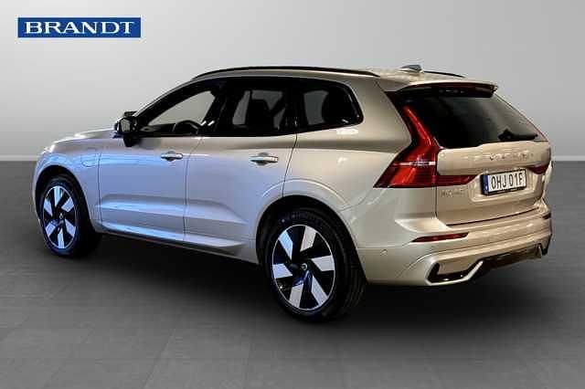 Begagnad Volvo XC60 Ultimate 355 HK (261 kW) 2024 Ljusgrå (grå) SUV