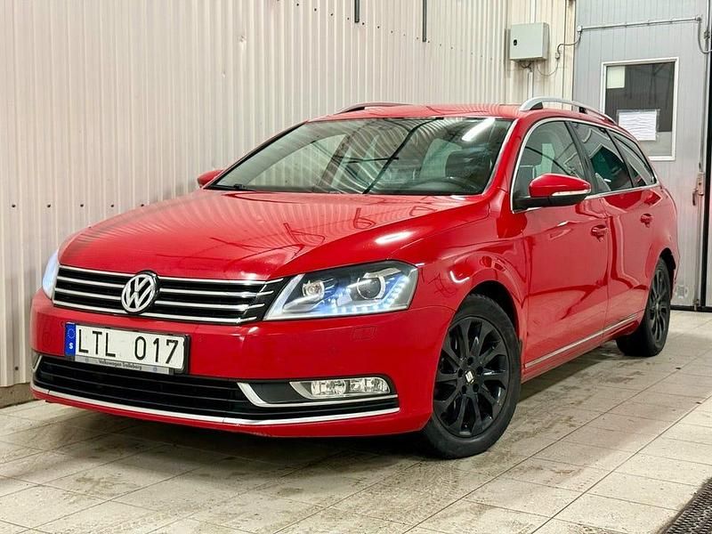 Röd Begagnad 2012 VW Passat Kombi | 59 900 kr (Bra pris) - Bild 1/4