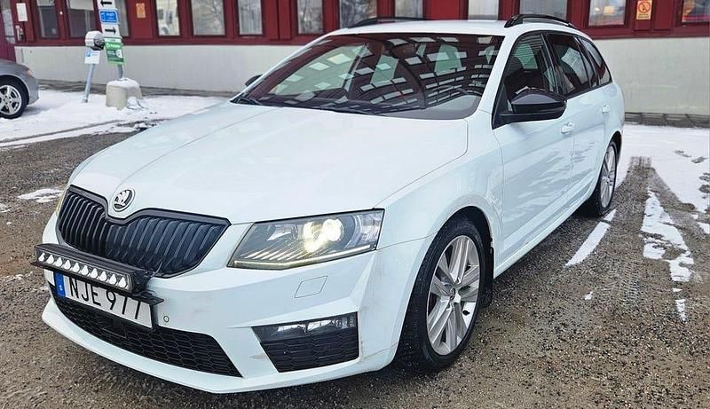 Begagnad Skoda Octavia RS 184 HK (135 kW) 2016 Kombi