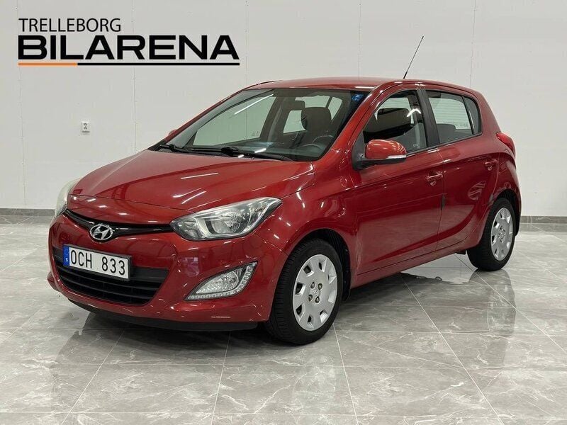 Röd Begagnad 2014 Hyundai i20 Premium Halvkombi | 39 900 kr (Superpris) - Bild 1/4