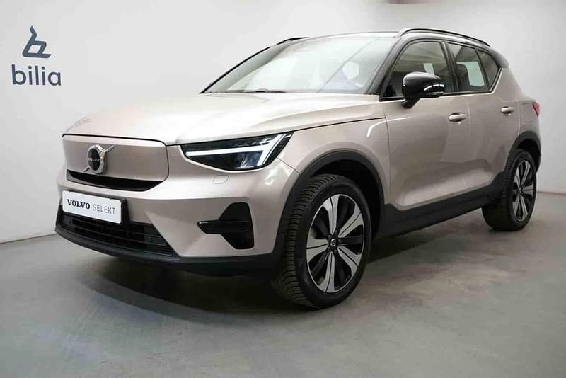 Grå Begagnad 2023 Volvo XC40 Single Motor SUV | 349 900 kr - Bild 1/1