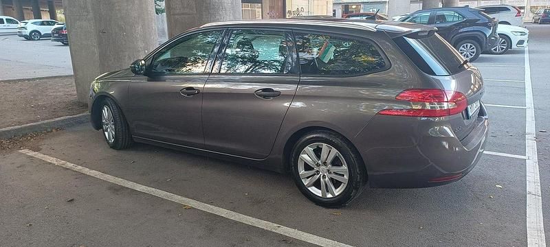 Grå Begagnad 2014 Peugeot 308 Active Kombi | 104 000 kr - Bild 1/4