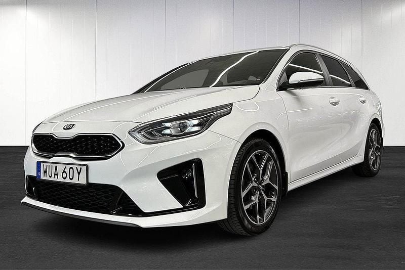 Vit Begagnad 2019 Kia Ceed Sportswagon GT-Line Kombi | 199 000 kr (Marknadspris) - Bild 1/4