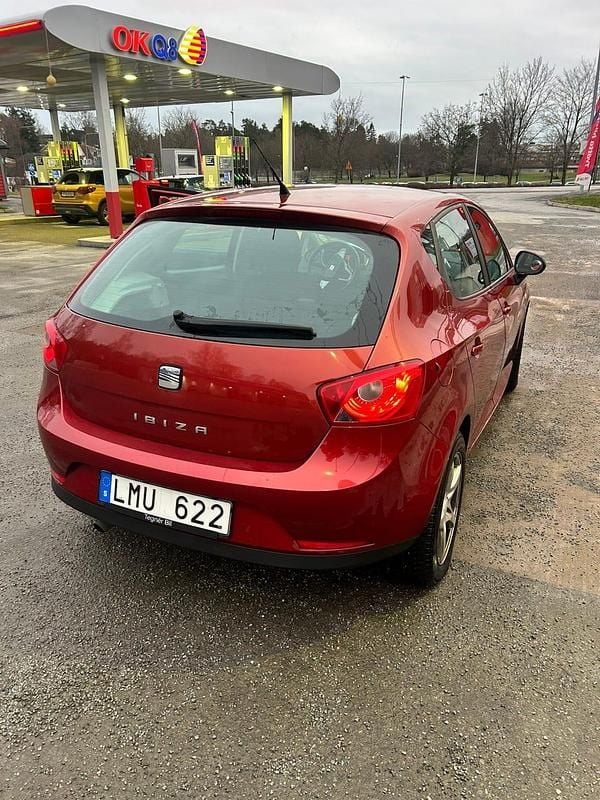 Begagnad 2010 Seat Ibiza Halvkombi | 60 000 kr (Marknadspris) - Bild 1/4