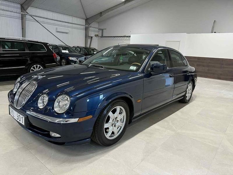 Begagnad Jaguar S-Type S 238 HK (175 kW) 1999 Mörkblå Sedan