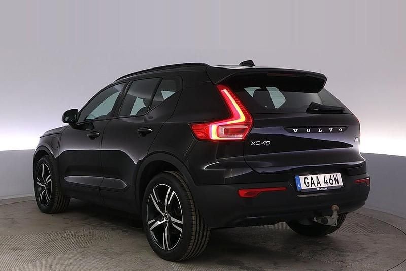Begagnad Volvo XC40 R-Design 192 HK (141 kW) 2020 Svart SUV