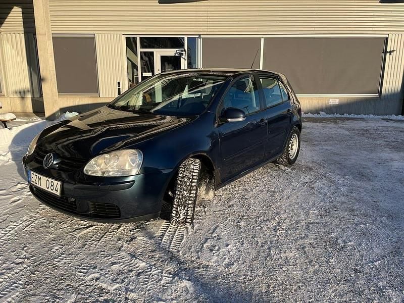 Begagnad 2007 VW Golf V Halvkombi | 25 000 kr (Bra pris) - Bild 1/4