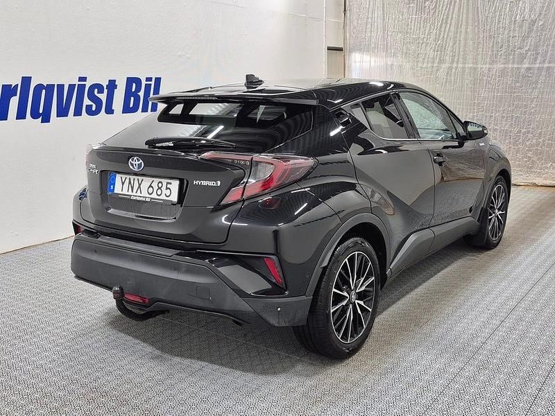 Begagnad Toyota C-HR Executive 98 HK (72 kW) 2018 Svart metallic SUV