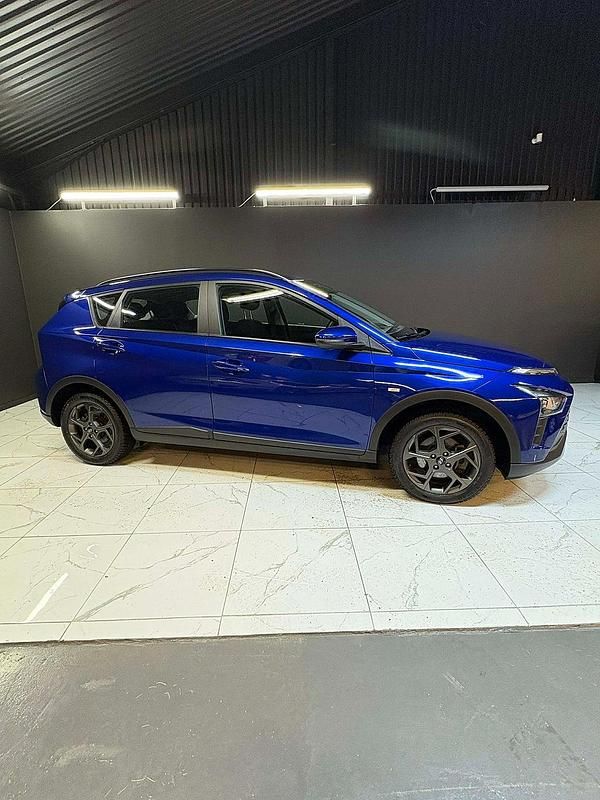 Begagnad Hyundai Bayon Essential 101 HK (74 kW) 2022 Blå SUV