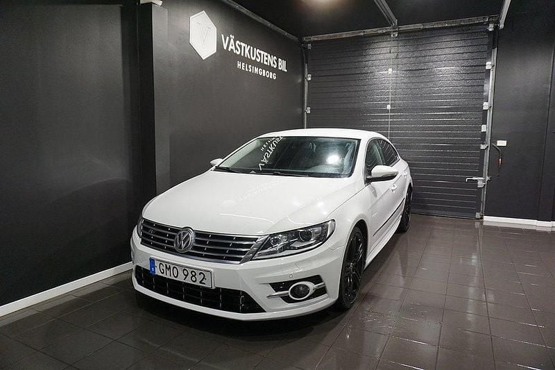 Vit Begagnad 2014 VW CC R Sedan | 169 900 kr (Lite dyr) - Bild 1/4