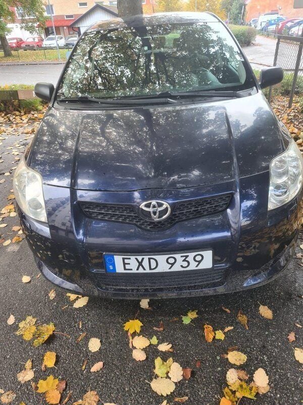 Blå Begagnad 2008 Toyota Auris Halvkombi | 40 000 kr (Bra pris) - Bild 1/4