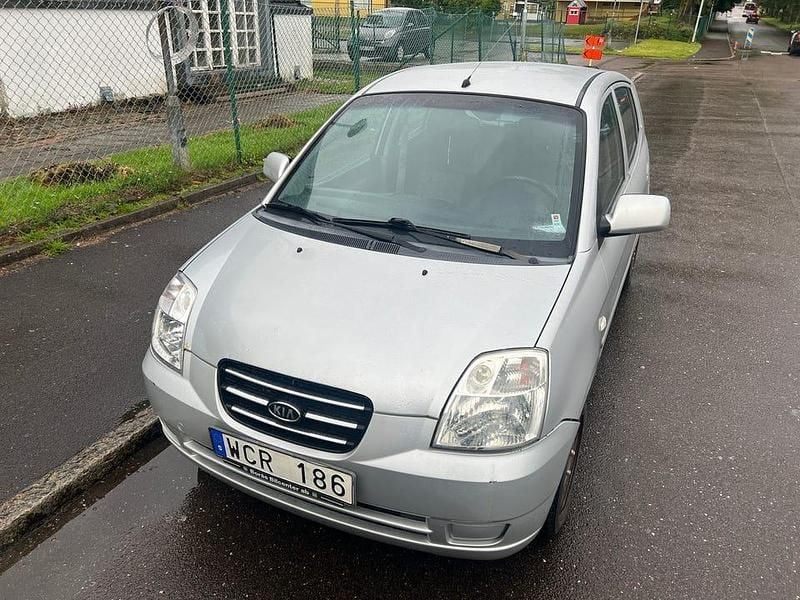 Begagnad 2004 Kia Picanto Halvkombi | 25 000 kr (Lite dyr) - Bild 1/4