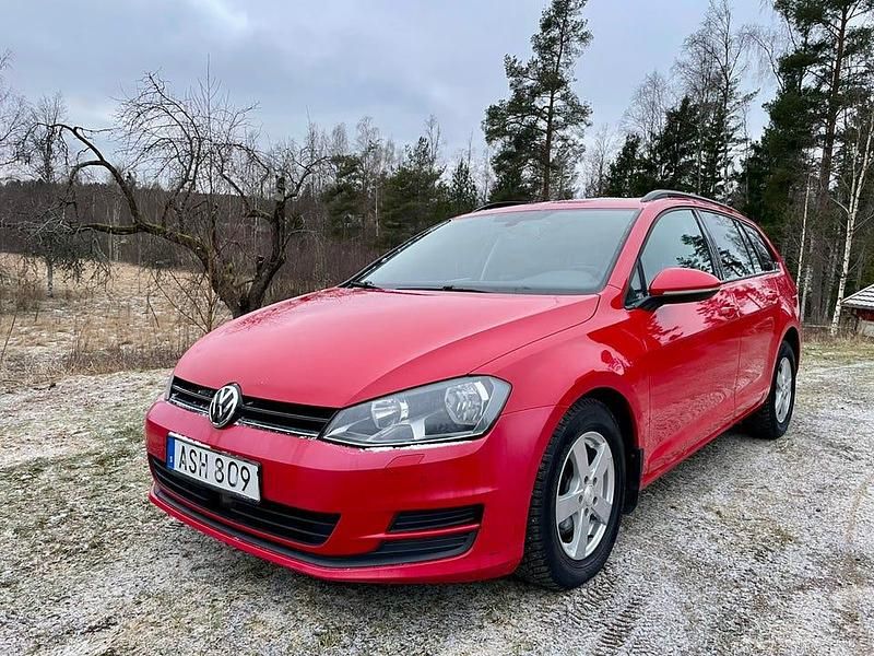 Begagnad VW Golf VII 105 HK (77 kW) 2014 Röd Kombi