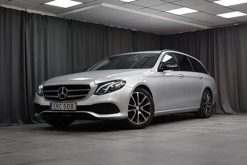Silver Begagnad 2016 Mercedes E220 Avantgarde Kombi | 219 000 kr (Dyr) - Bild 1/4