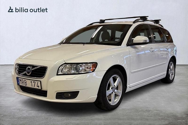 Vit Begagnad 2011 Volvo V50 Momentum Kombi | 29 900 kr (Superpris) - Bild 1/4