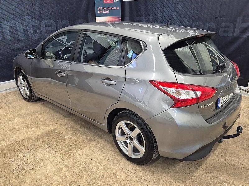 Begagnad Nissan Pulsar 116 HK (85 kW) 2017 Grå Halvkombi