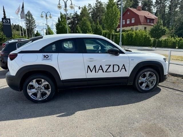 Begagnad Mazda MX30 Exclusive-Line 107 kW (146 HK) 2022 Vit SUV