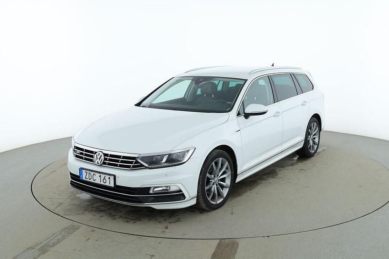 Vit Begagnad 2017 VW Passat Highline Kombi | 173 000 kr (Marknadspris) - Bild 1/3