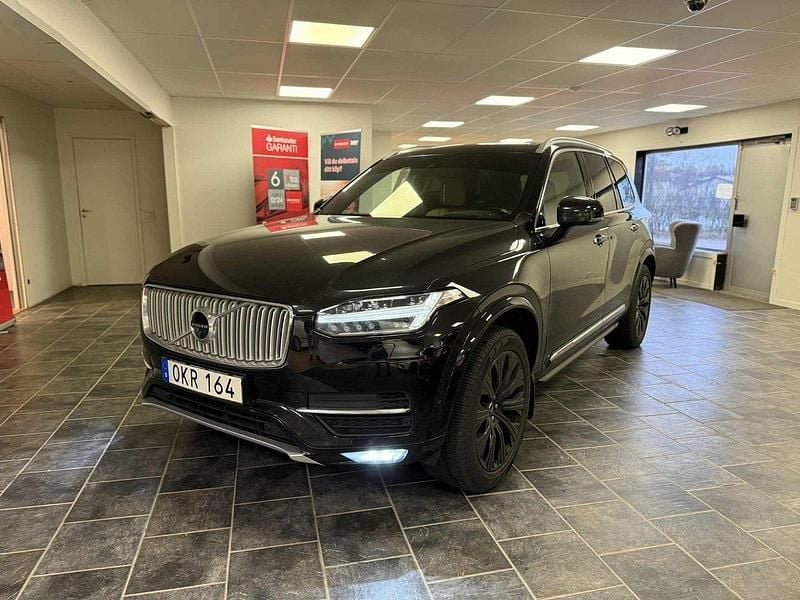 Svart Begagnad 2016 Volvo XC90 Inscription SUV | 339 700 kr (Marknadspris) - Bild 1/4