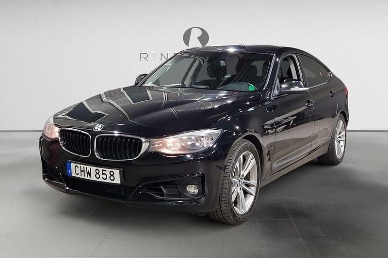 Svart Begagnad 2013 BMW 328 Gran Turismo Sport Line Halvkombi | 129 900 kr (Marknadspris) - Bild 1/3