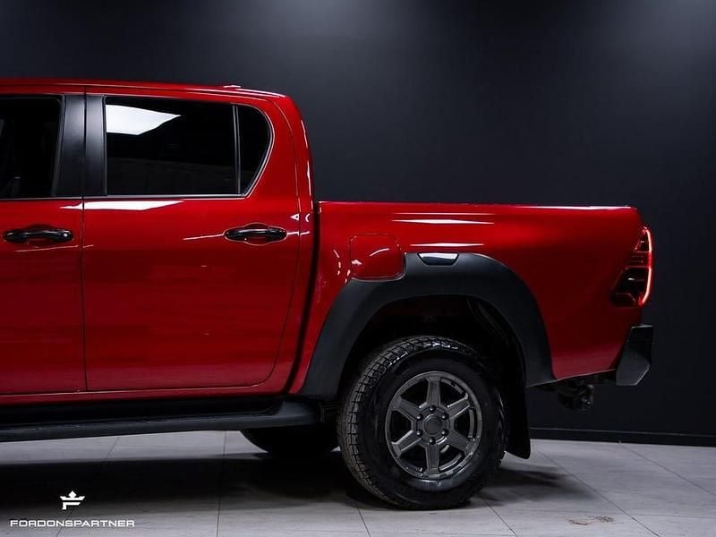 Begagnad Toyota HiLux Sport 204 HK (150 kW) 2023 Röd Pickup
