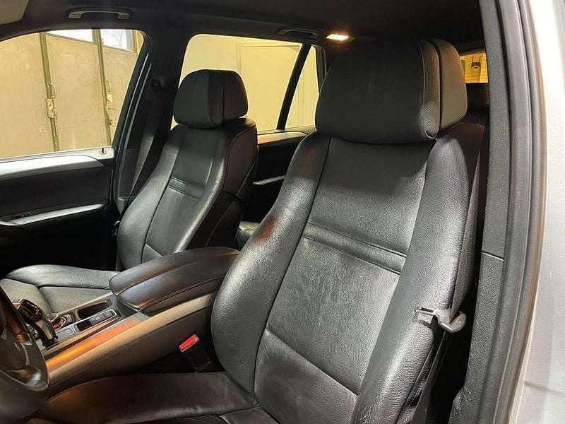 Begagnad BMW X5 M Sport 235 HK (172 kW) 2010 Ljusgrå SUV