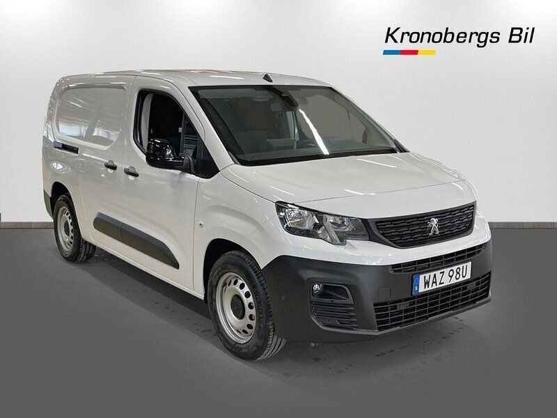 Begagnad Peugeot E-Partner 100 kW (136 HK) 2023 Vit Minibuss