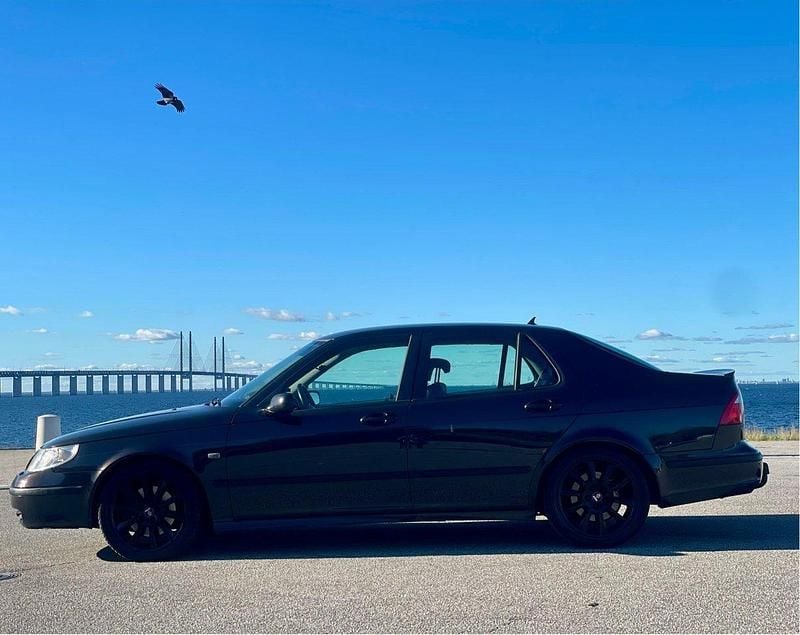 Svart Begagnad 2004 Saab 9-5 Vector Sedan | 19 900 kr (Marknadspris) - Bild 1/4