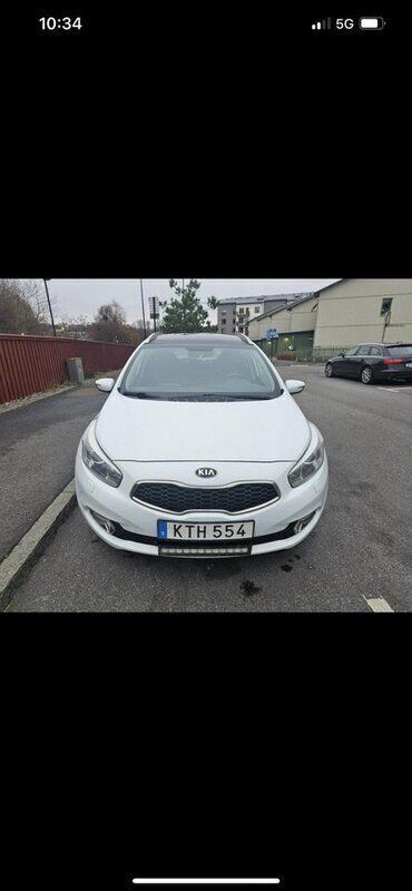 Vit Begagnad 2015 Kia Ceed Sportswagon Comfort Kombi | 76 000 kr (Marknadspris) - Bild 1/4