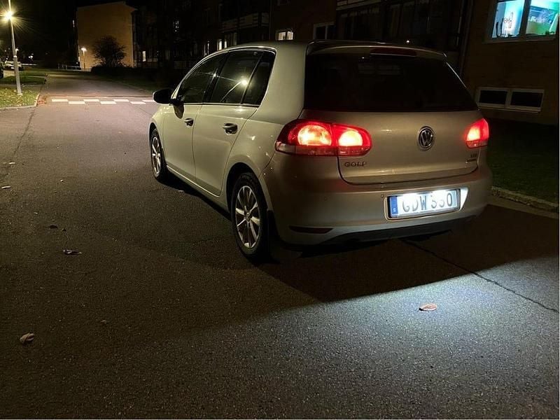 Begagnad 2012 VW Golf VII Halvkombi | 61 900 kr (Marknadspris) - Bild 1/4