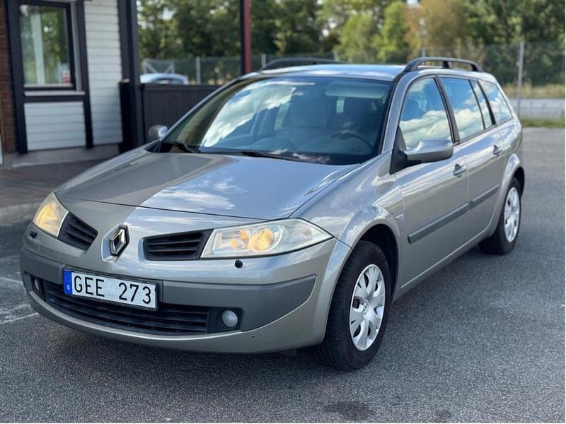 Silver Begagnad 2008 Renault Mégane GrandTour Kombi | 35 000 kr (Marknadspris) - Bild 1/4