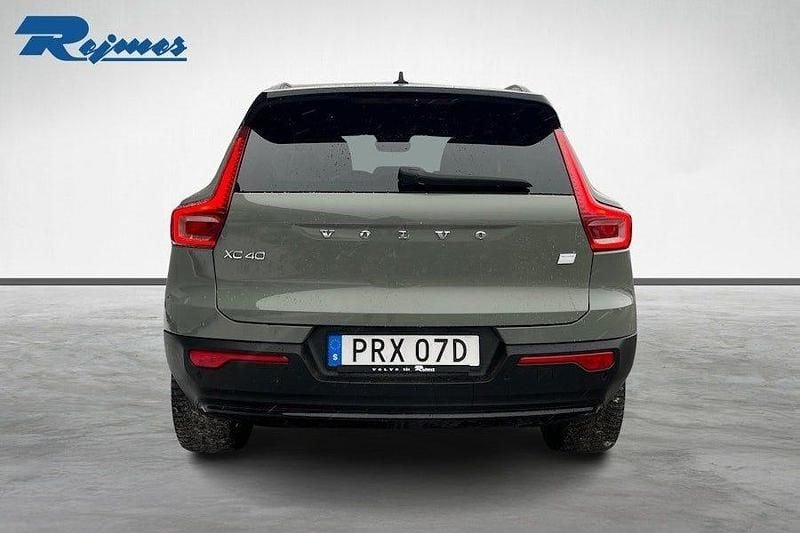 Begagnad Volvo XC40 Plus 185 kW (252 HK) 2022 Grön SUV