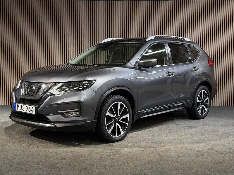 Grå Begagnad 2017 Nissan X-Trail 360º SUV | 184 900 kr (Bra pris) - Bild 1/4