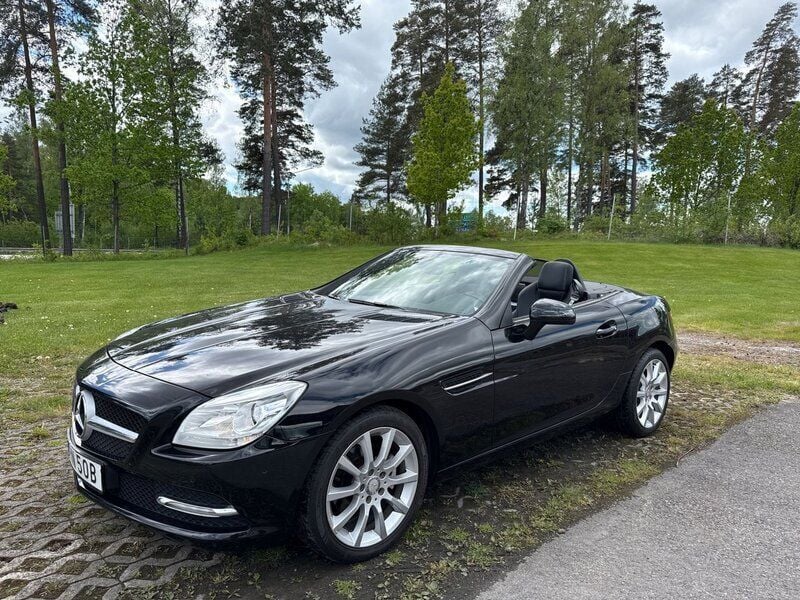 Svart Begagnad 2012 Mercedes SLK200 Cab | 209 900 kr (Lite dyr) - Bild 1/4