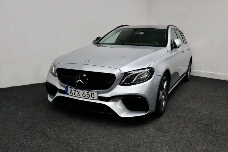 Silver Begagnad 2018 Mercedes E220 Kombi | 229 900 kr (Marknadspris) - Bild 1/4