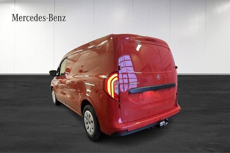 Begagnad Mercedes eCitan 91 kW (124 HK) 2023 Röd Van