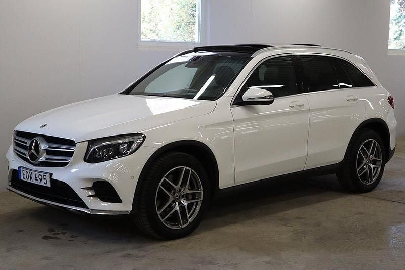 Vit Begagnad 2018 Mercedes GLC220 AMG SUV | 274 900 kr (Marknadspris) - Bild 1/4