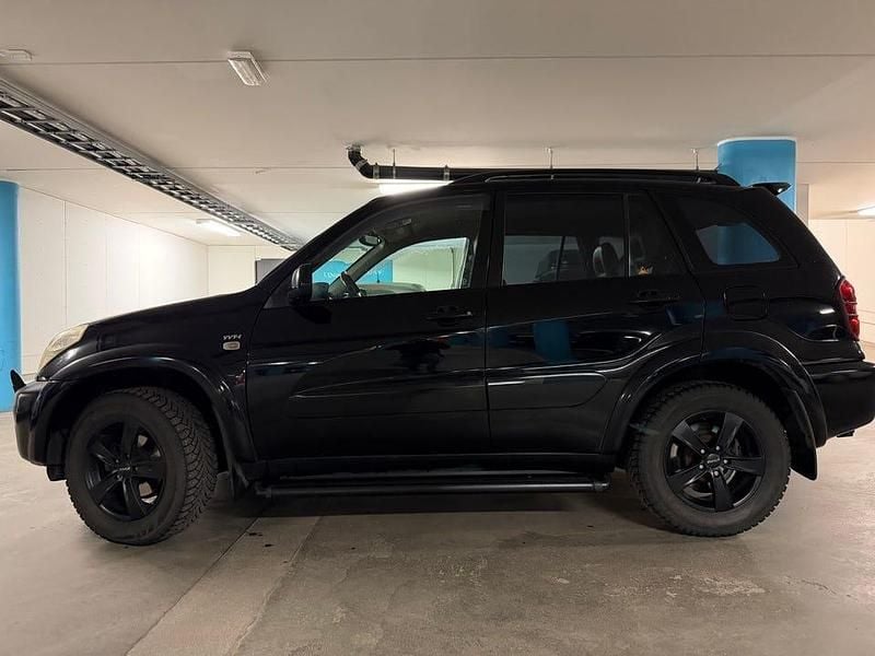 Begagnad 2005 Toyota RAV4 SUV | 50 000 kr (Marknadspris) - Bild 1/4