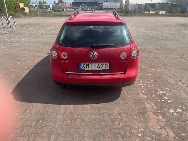 Röd Begagnad 2006 VW Passat Trendline Kombi | 6 000 kr (Superpris) - Bild 1/4