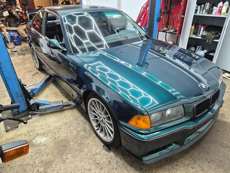 Begagnad BMW 328 M Sport 193 HK (141 kW) 1997 Bostongrön