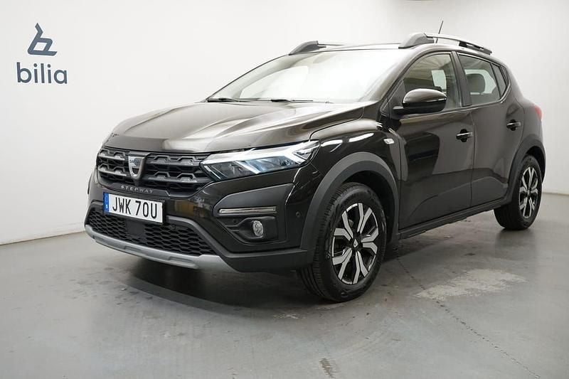 Svart Begagnad 2022 Dacia Sandero Comfort Halvkombi | 149 900 kr (Marknadspris) - Bild 1/4