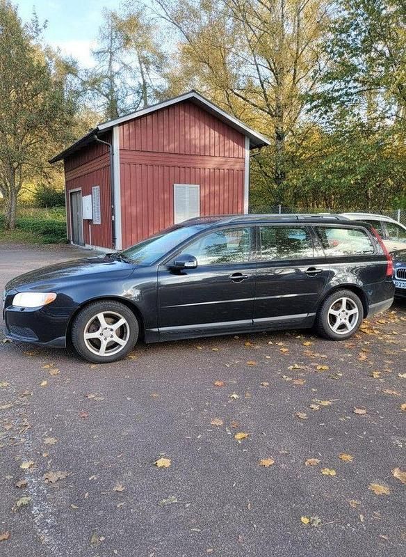 Svart Begagnad 2010 Volvo V70 Drive Kinetic Kombi | 55 000 kr (Bra pris) - Bild 1/3