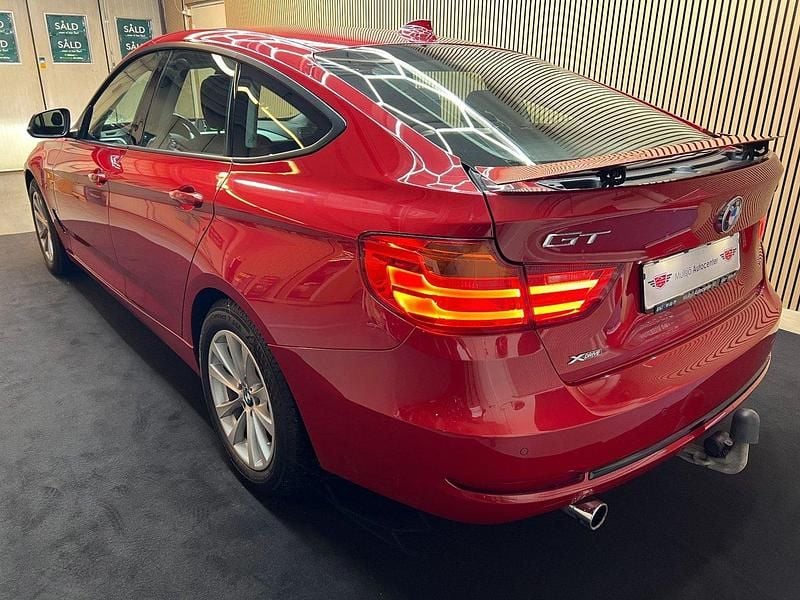 Begagnad BMW 320 Gran Turismo Sport Line 184 HK (135 kW) 2014 Röd Halvkombi