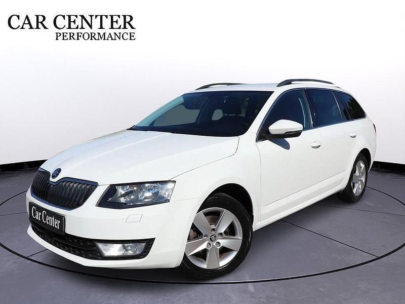 Vit Begagnad 2016 Skoda Octavia Ambition Kombi | 149 900 kr (Lite dyr) - Bild 1/4