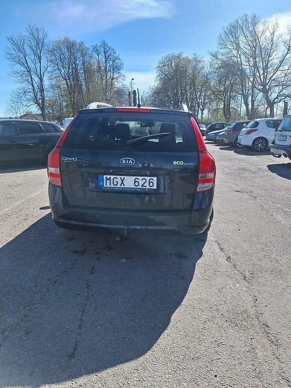 Begagnad Kia Ceed Sportswagon 128 HK (94 kW) 2012 Kombi