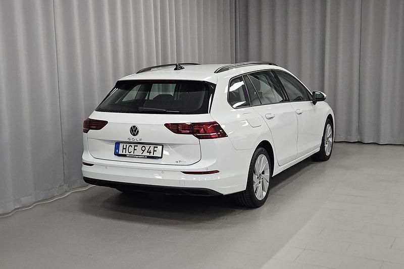 Begagnad VW Golf VIII Life 151 HK (111 kW) 2024 Vit Kombi
