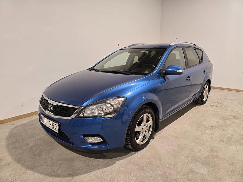Blå Begagnad 2011 Kia Ceed Sportswagon Kombi | 49 500 kr (Marknadspris) - Bild 1/4
