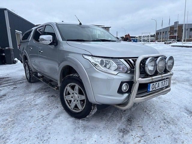 Begagnad Mitsubishi L200 181 HK (133 kW) 2016 Silver Pickup